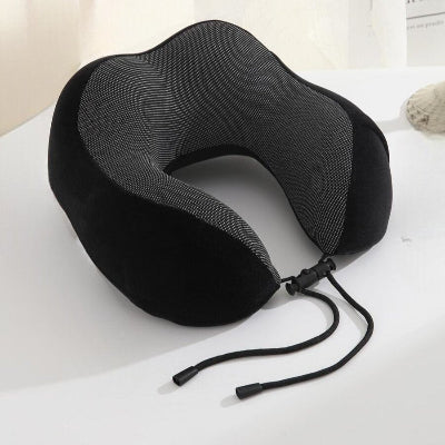 Oreiller de voyage NeckRelaxingPillow en utilisation - démonstration du confort cervical en position assise