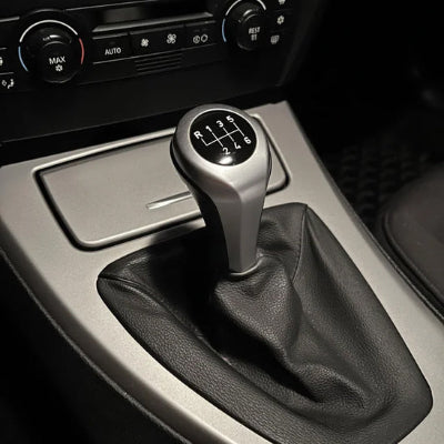 pommeau levier de vitesse finition matte R-6 vitesses.