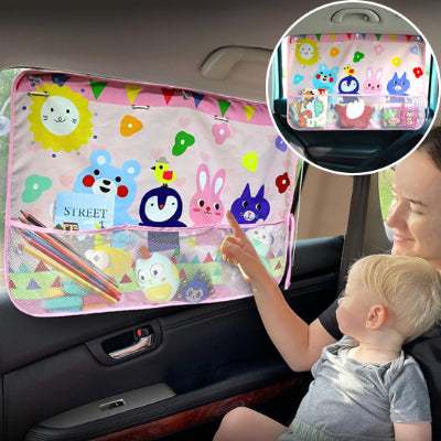 pare soleil voiture bebe maman jouant avec image doigtant fenetre