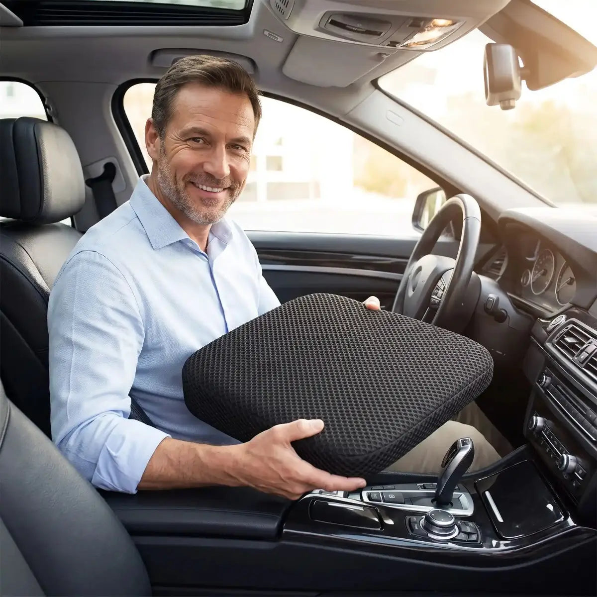 Coussin voiture fessier Albert commercial satisfait sa colonne vertébrale retrouve son alignement naturel
