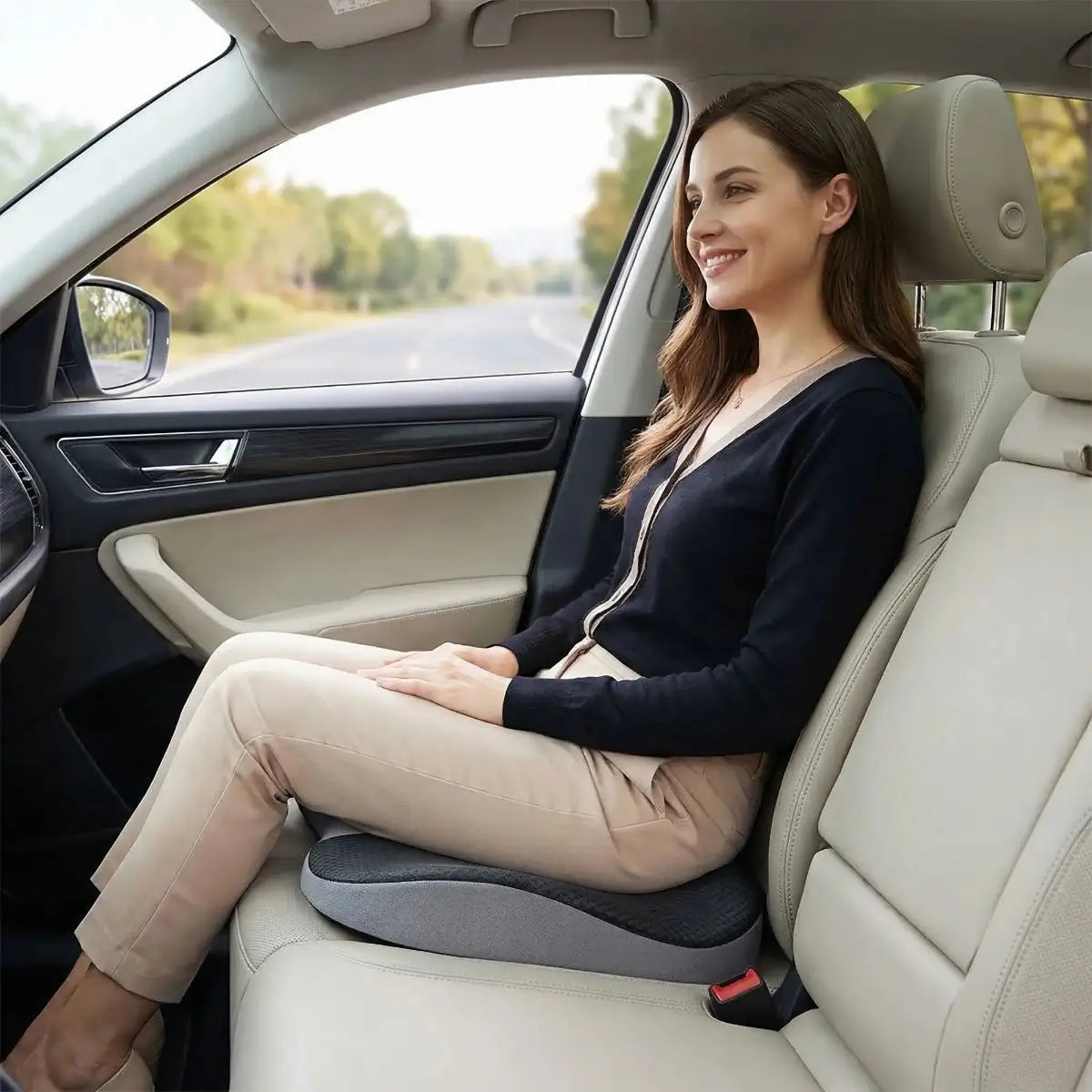 Coussin Siège Voiture Orthopédique mousse à mémoire de forme, transforme chaque déplacement en moment de confort