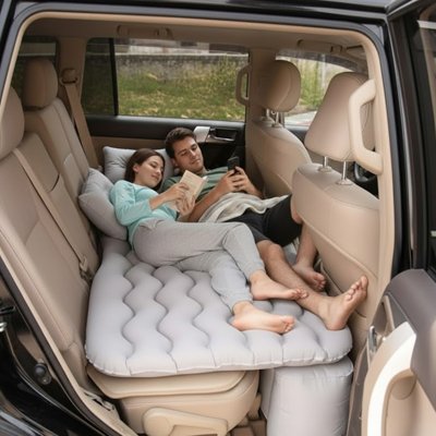 Matelas pour voiture Deux coussins gonflables inclus servant de supports cervicaux ajustables pour un meilleur maintien de la tête