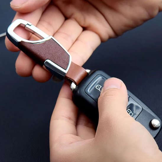 Porte clé pour voiture léger pour tenir dans la poche sans encombrement