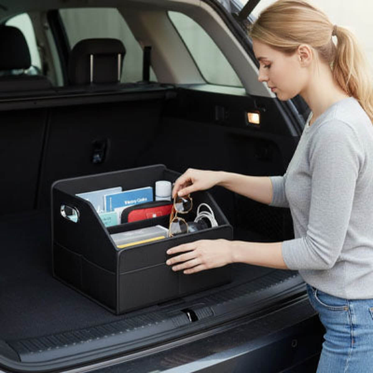 rangement coffre voiture Un espace isolé pour séparer les produits alimentaires des outils